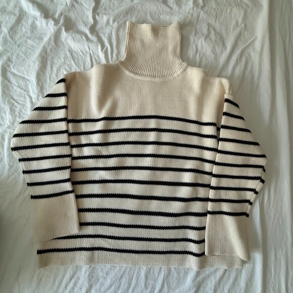 KYO Turtleneck Sweater One Size - Picture 1 of 2